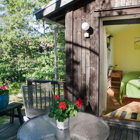 B&B Eco-Village 12 Min From City Стокгольм Экстерьер фото