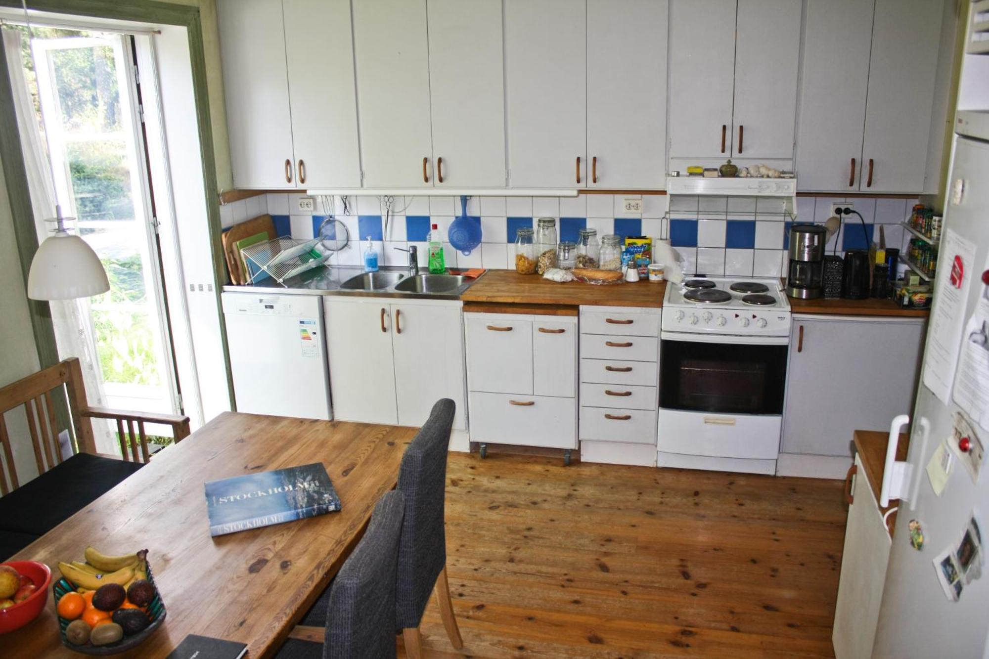B&B Eco-Village 12 Min From City Стокгольм Экстерьер фото